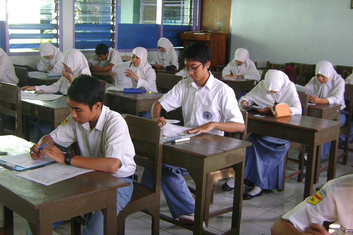 Persiapkan Ujian Nasional SMP Anda dengan Bantuan Sinau Space Learners